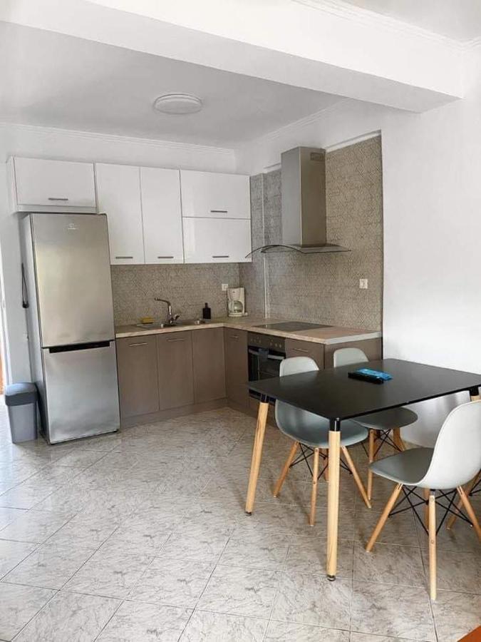 Chris Apartment 瓦西利基 外观 照片